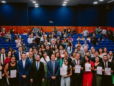 Foto da Notícia: Diretoria da OAB-MT recebe novos advogados na entrega de certidões e preconiza ética na profissão